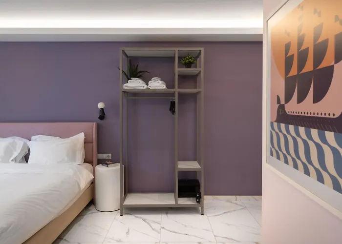 24K Athena Suites